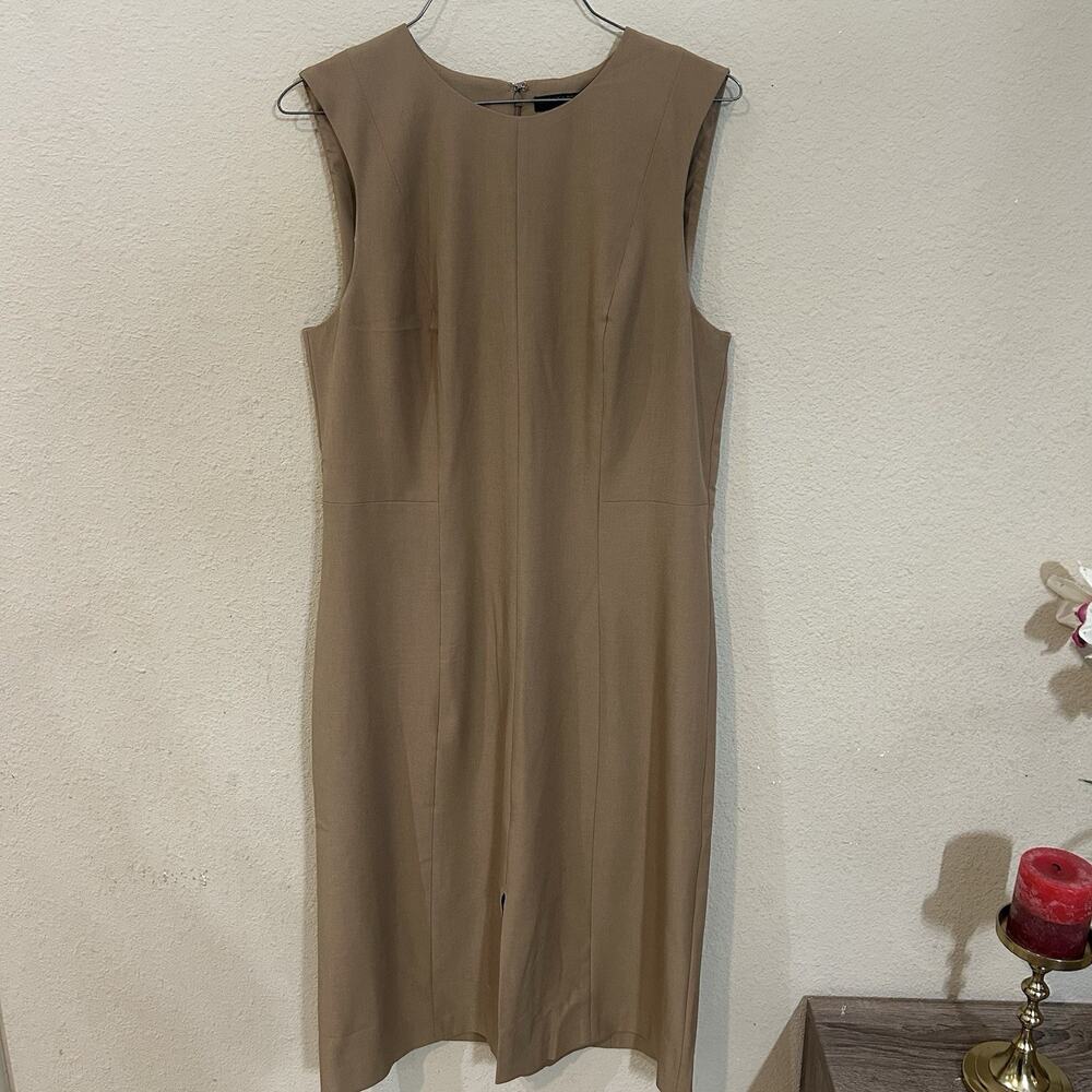 Banana Republic Basic Knee Length Women's Beige Dress Size 12 Sleeveless